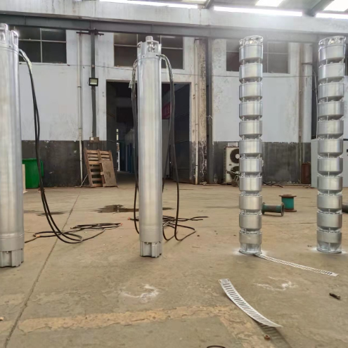 ปั๊มดําน้ําจากสแตนเลส 140 kW หัว 220 m และกระแส 136 m3/h สําหรับการใช้งานในบ่อน้ําลึก